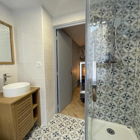 Nuit Chez Louis, Centre